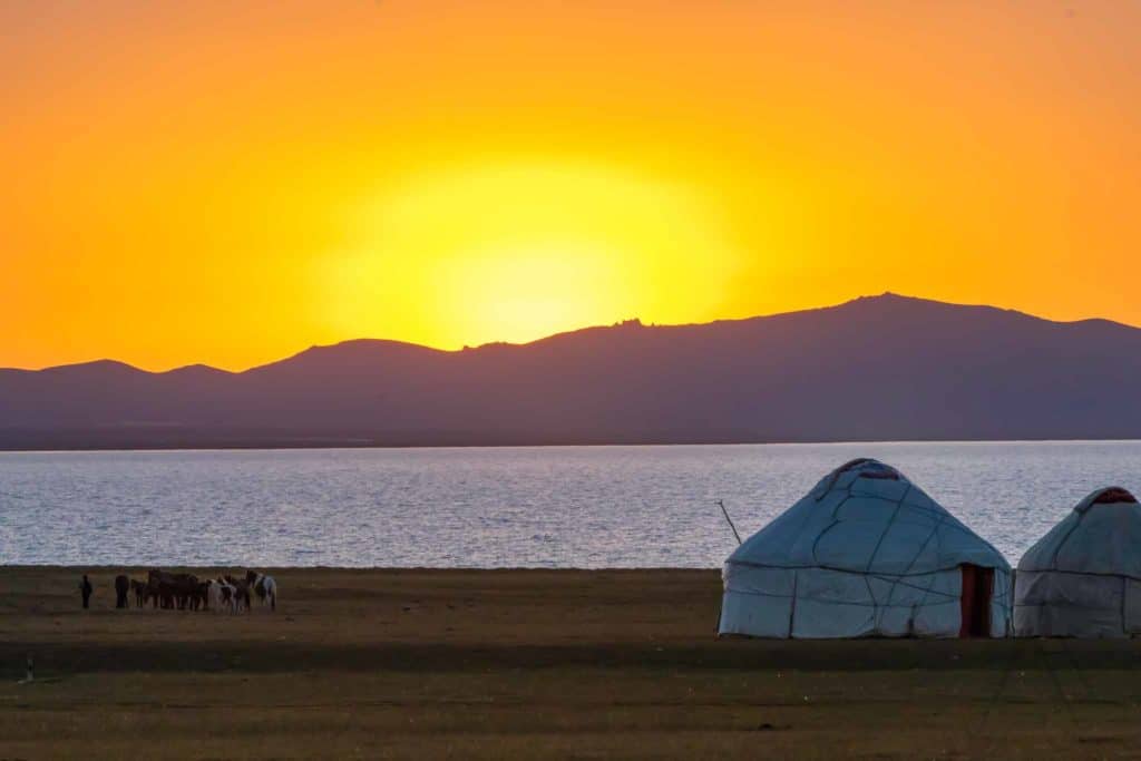 Son Kul lake yurt sunset