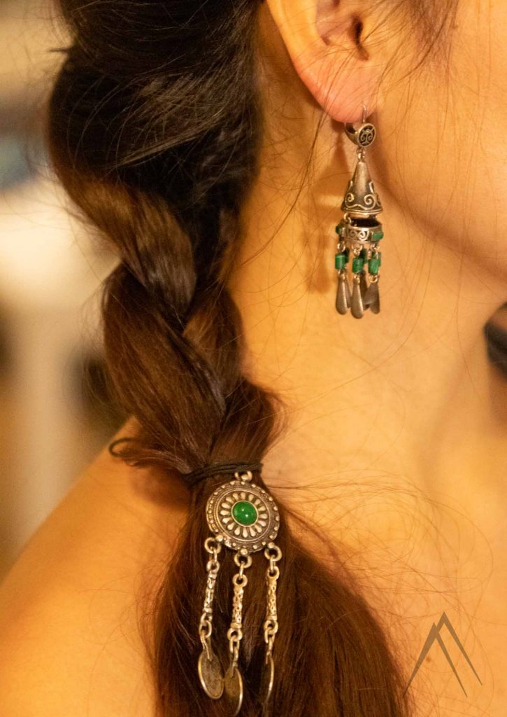 Must-Have Earrings for Saree to Rock Your Farewell Party - FashionCrab.com