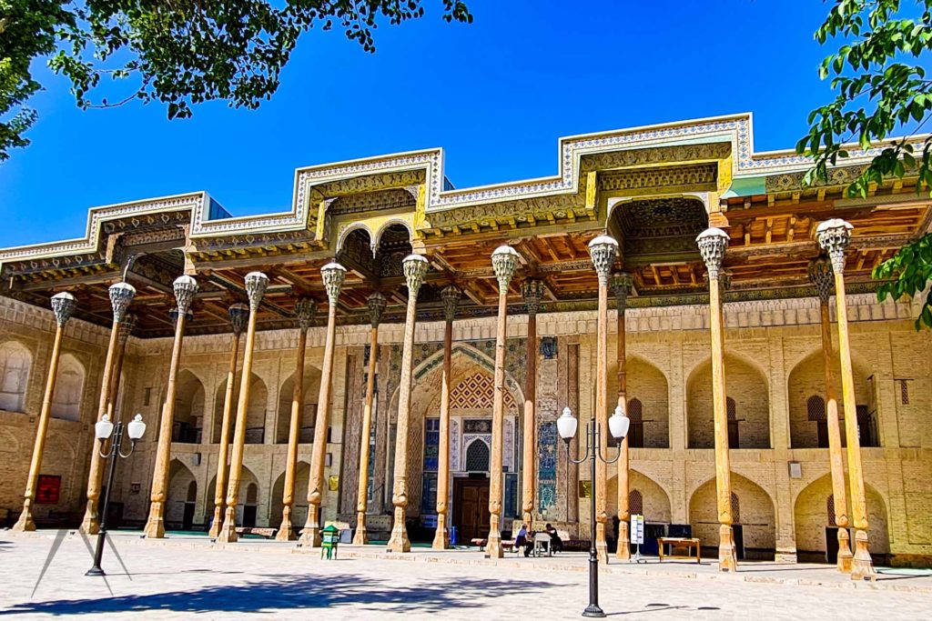 bolo hauz mosque