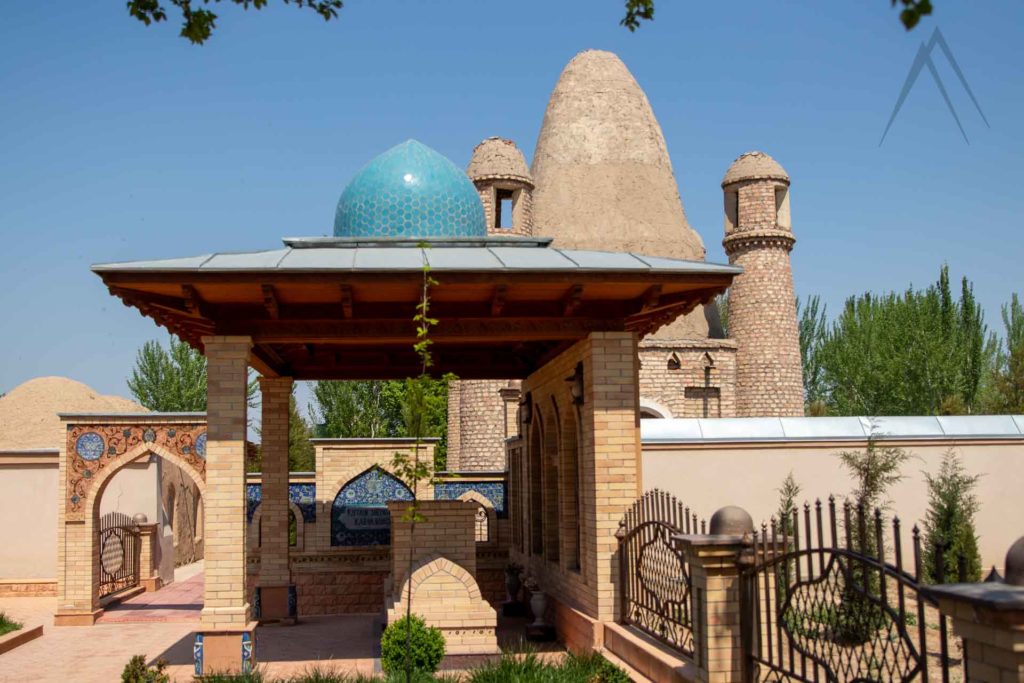 khoja ilgir tomb mosque rishtan