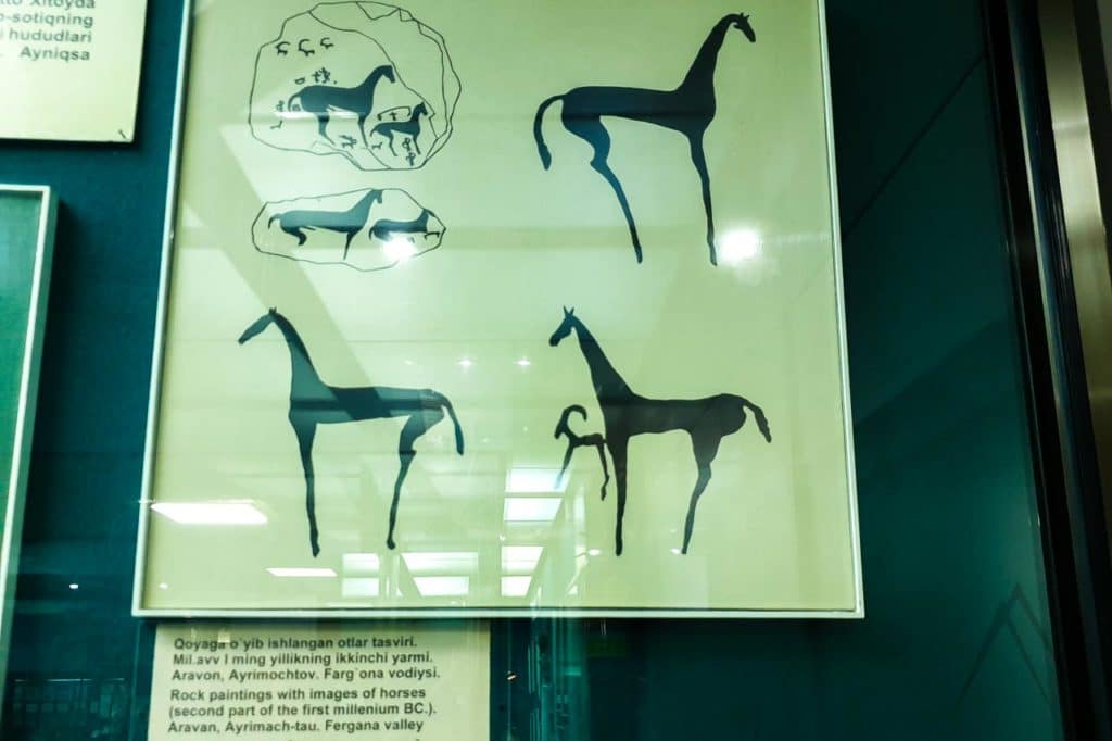 Aravan horse images in Tashkent museum