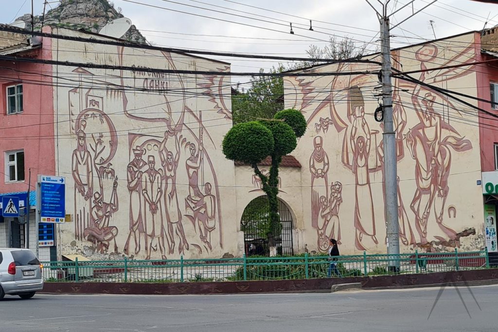 Gloria al trabajo Murales soviéticos de Osh