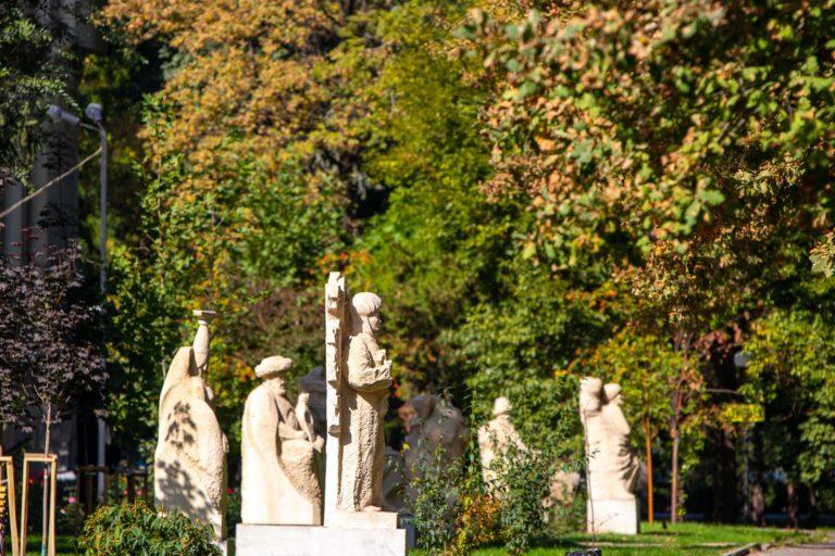 Oak Park open-air museum of sculptures in Bishkek