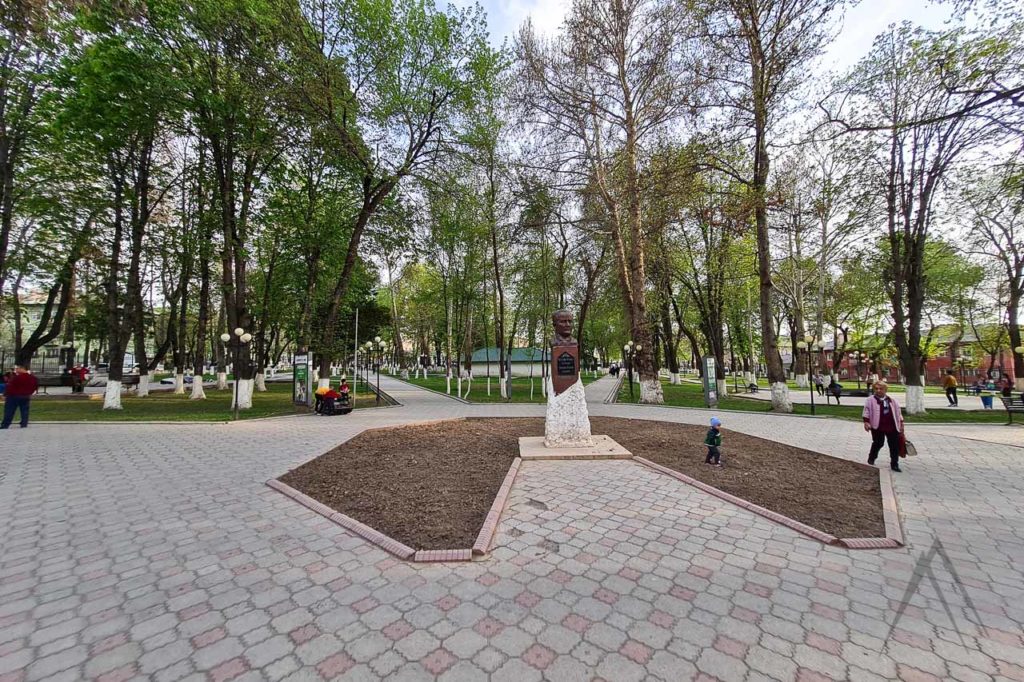 ataturk park in osh