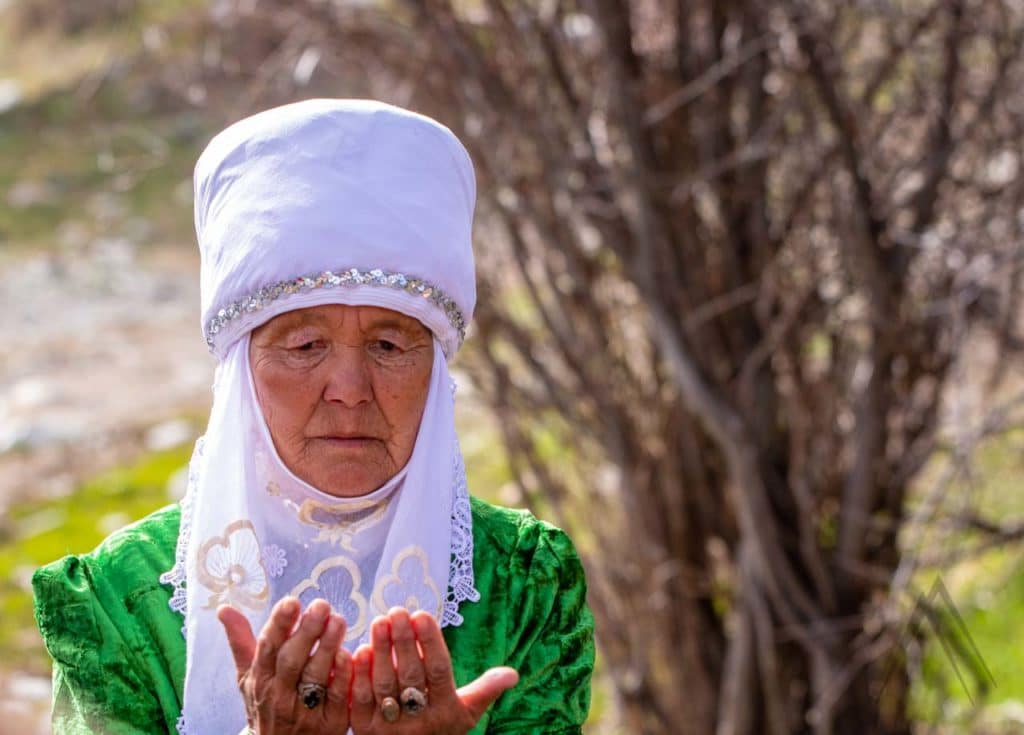 Women's traditional costumes in Kyrgyzstan