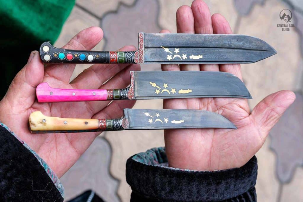 Uzbek souvenir knife