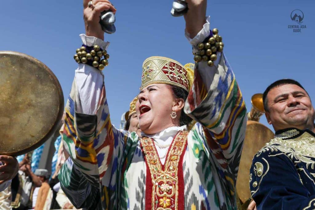 Uzbekistan holiday dance