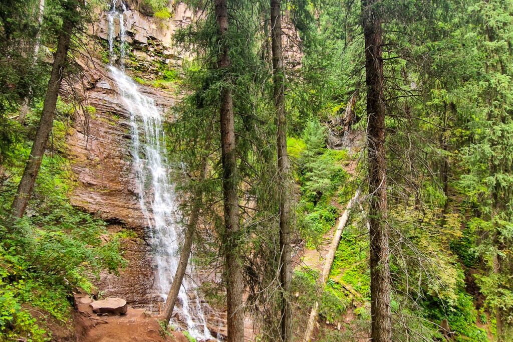 Jeti Oguz waterfall