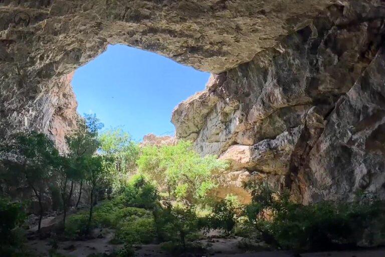 Ak Meshit cave insides