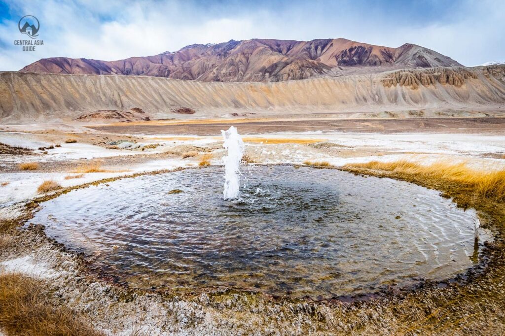 Geysir im Pamir bei Bulunkul