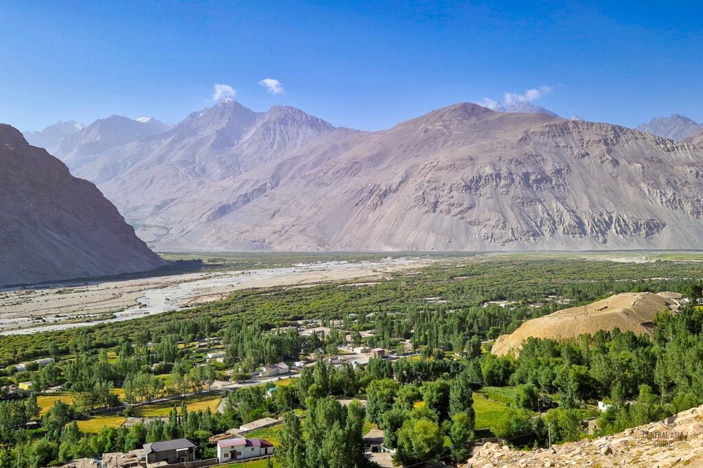 View over Wakhan Valley in Langar. An unnamed fortress ruin can also be seen here.