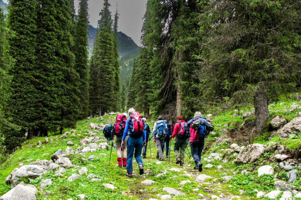 Kyrgyzstan mountain trek tour in Altyn Arashan valley