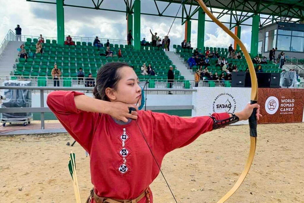 Nomad games female archer with bow