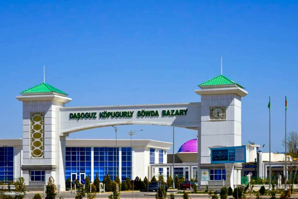 Dasoguz, Turkmenistan: grand entrance to the Dashoguz General Shopping Bazaar - a modern central asian style shopping mall and market - A-381 road, northwest of the center - Dasoguz bazar