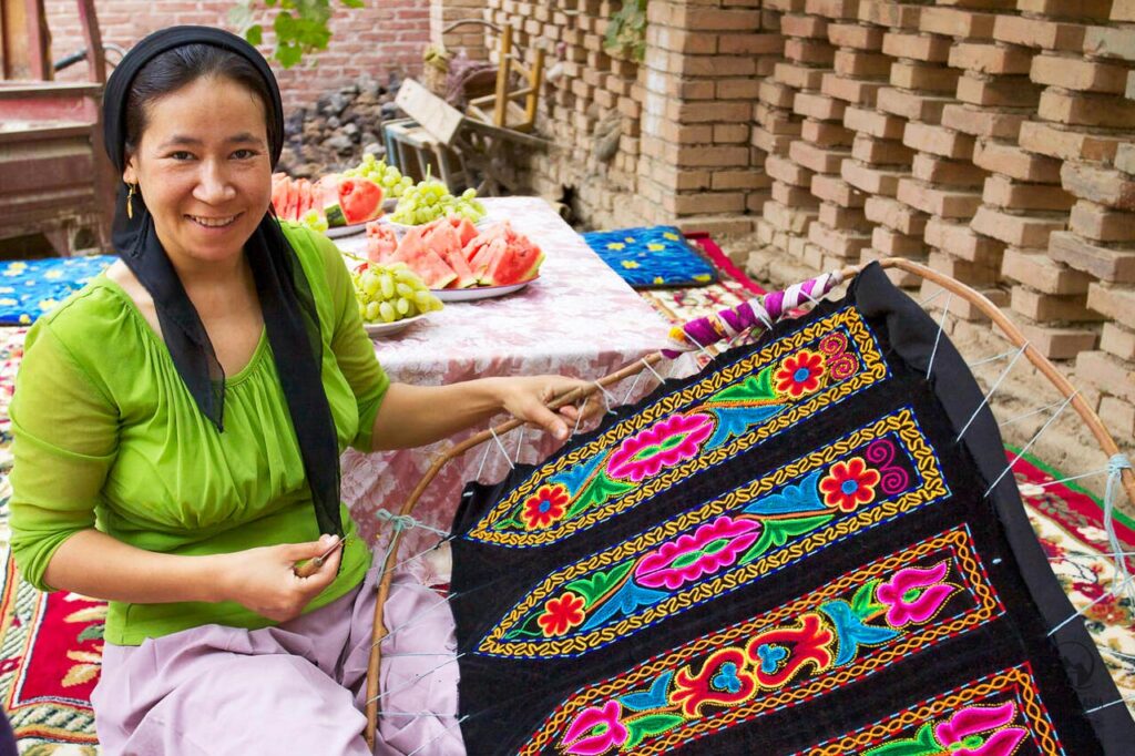 Interior de una casa uigur en China
