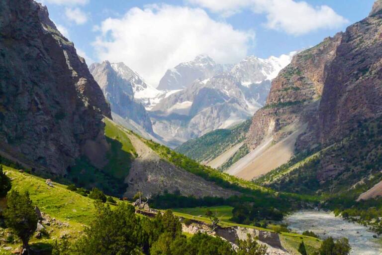 River valley Orto-Chashma, Pamir-Alai