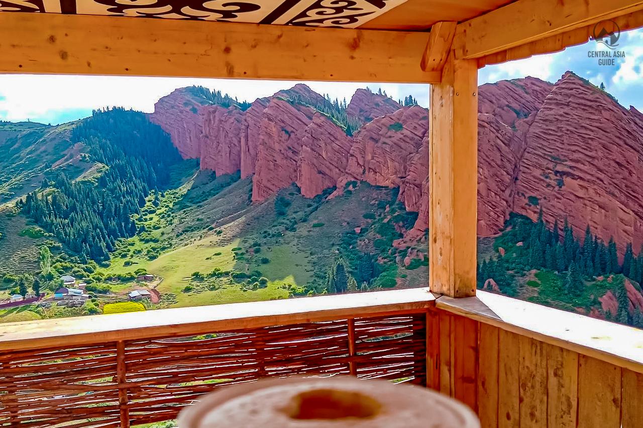 Cafe with a view at Jeti Oguz viewpoint
