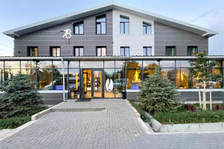 Hotel 78